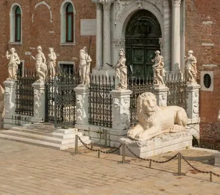 White Ca' Arsenale * ונציה